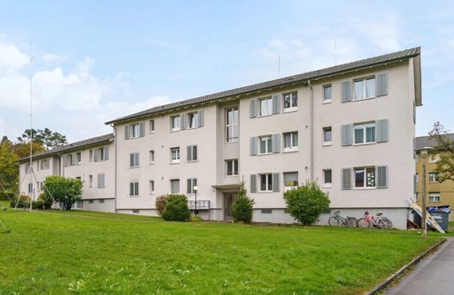 Center Apartment | Spacious 2-Bedroom Oasis in Oerlikon