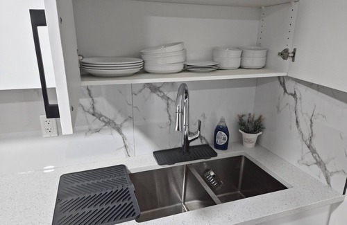 Northeast Edmonton House | Spacious 2 bedroom unit in North Edmonton.