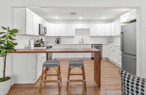 Myrtle Beach House | Spacious 2 bedroom just a 2 min walk to the beach!