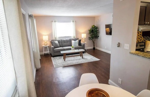 Central Oakland Park Apartment | Spacious 2-Bedroom Apt near Beaches, Dining & Shops