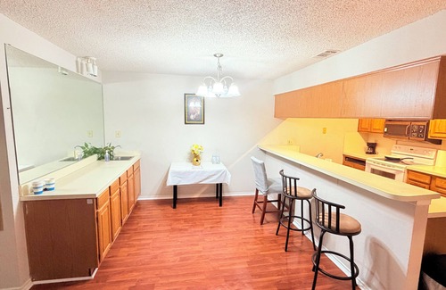 Richardson House | Spacious 2 Bedroom House | Everything within 4 mins Drive