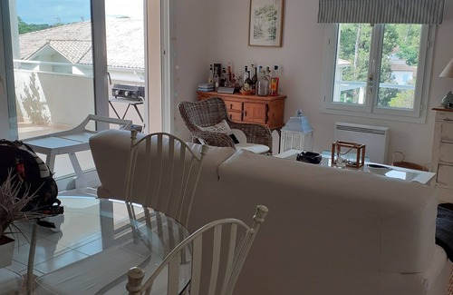 Meschers-sur-Gironde Apartment | Spacious 2-room apartment with terrace 250 m from the beach