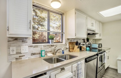 Cottonwood Heights House | Spacious-2 Hot Tubs-close to 4 ski resorts!