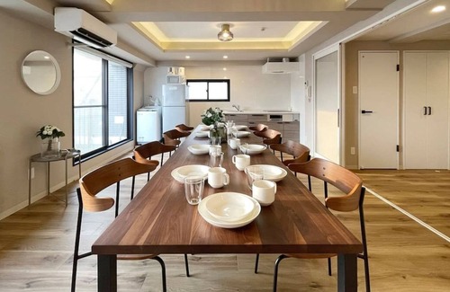 Hiroshima City Centre Apartment | Spacious 2 level apartment 4BR for 16 PPL