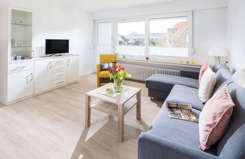 Norderney Apartment | Spacious 2-room vacation apartment in a well-kept complex with swimming pool in the house