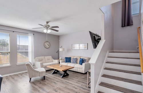 Manor House | Spacious 2-story Home, King Bed, wi-fi, 2-Car Garage