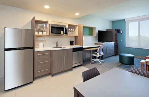 Fort Lauderdale Apartment | Spacious 2bd 2bth in gated community