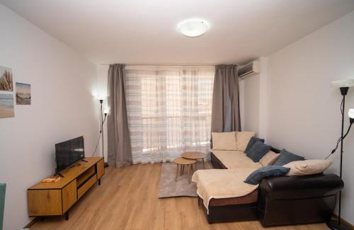 Burgas Apartment | Spacious 2BD Apartment - Walk to City Center and free Parking by Flat Mаnager
