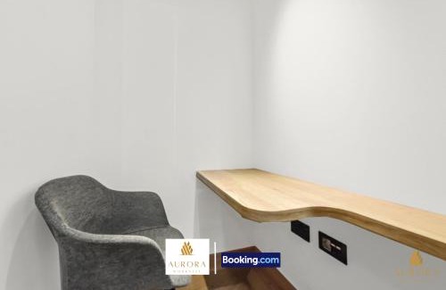 London Borough of Hounslow Apartment | Spacious 2BDR Apartment By Aurora WorkNest Short Lets & Serviced Accommodation London With Wi-Fi, Fitness Centre & City View