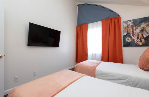 Rossmoyne Apartment | Spacious 2BR/2.5BA + Game Room