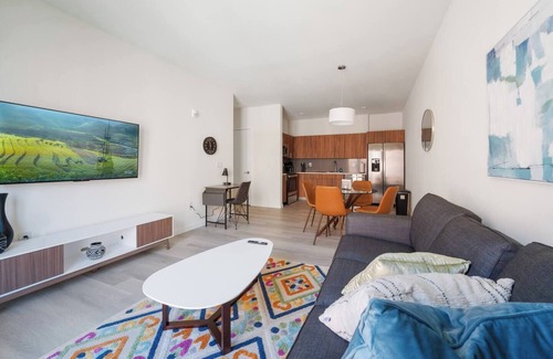 Newark Hotel | Spacious 2BR ! Free Parking ! 30 Min to NYC