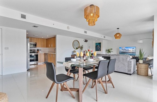 Bay Harbor Islands Apartment | Spacious 2BR, 2.5BA Apartment | Bay Harbor Islands Family-Friendly Stay