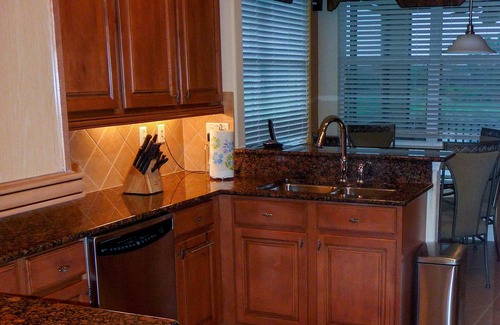 Braden River Condo | Spacious 2nd floor Condo with lake view, 3 bed/2 bath, golf incl., pets welcome.