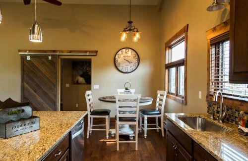 Estes Park House | Spacious 2nd story loft with awesome views