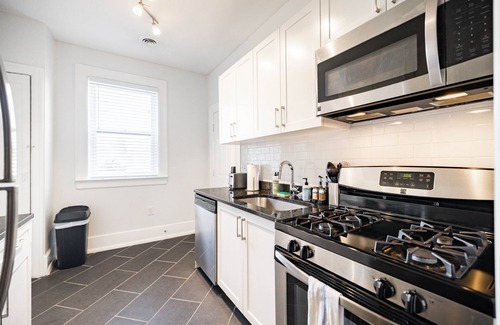 Detroit Apartment | Spacious 3-Apartment Bundle – Ideal for Groups!