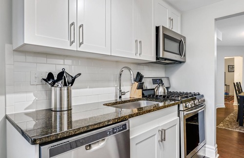 Detroit Apartment | Spacious 3-Apartment Bundle – Ideal for Groups!