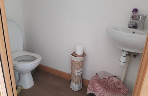 Albiez-le-Vieux Apartment | Spacious 3* Apt in Chalet, Village Center, Near Shops & 200m from Slopes - "Comfortable" Range