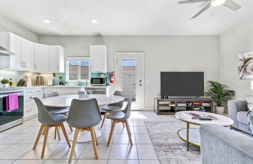 Desert Hot Springs House | Spacious 3-bedroom vacation home 20 minutes from Agua Caliente Casino