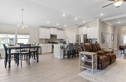 St. Augustine House | Spacious 3-Bedroom Family Home - 10 mins to Beach!