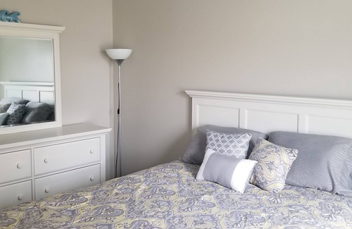 North End House | Spacious 3 Bed /2 Bath 1st Floor -