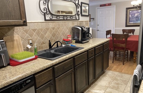 Athens Condo | Spacious 3 bed 2 bath condo close to Memorial Park, Five-points, & UGA in Athens