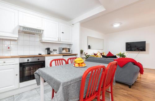City Centre Dublin Apartment | Spacious 3-Bed Apt in Dublin Center