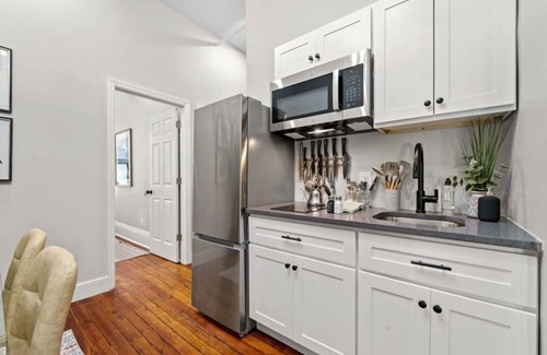 Central Park North House | Spacious 3-Bed Brownstone, near Columbia Uni