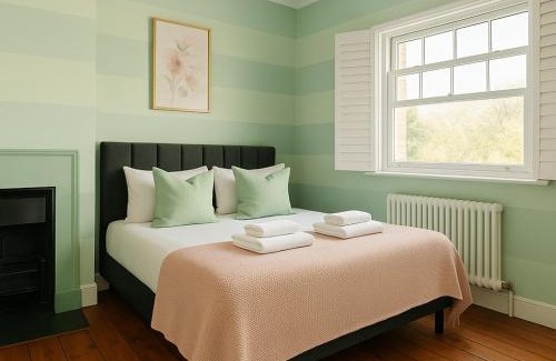 West Putney Apartment | Spacious 3 Bed Flat Putney