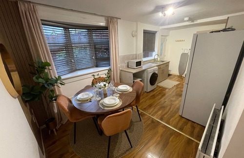 Jarrow House | Spacious 3-Bed Home with Free Off-Street Parking Near Newcastle