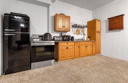 Placerville House | Spacious 3-bedroom house w/AC, WiFi, Sauna, Fenced Yard, Billiards, & Theater