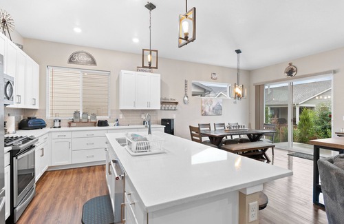 Brighton House | Spacious 3 bedroom, 2.5 bath house - 20 min from DIA, 25 min from Denver
