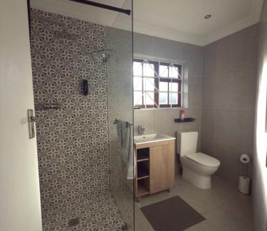 Ottery House | Spacious 3 Bedroom 2 Bathroom