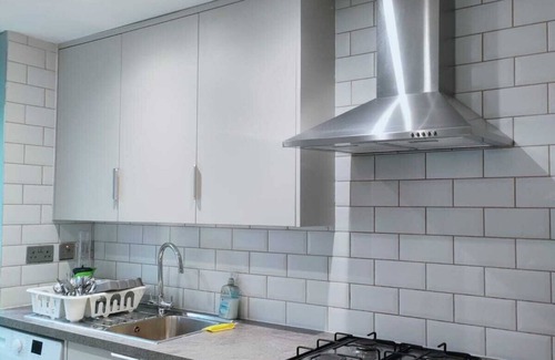 Elephant and Castle Apartment | Spacious 3 Bedroom Apartment in Zone 1nn
