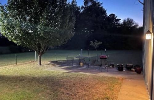 Kilgore House | Spacious 3 bedroom barndominium at the Speedwaynn