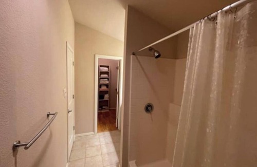 Kilgore House | Spacious 3 bedroom barndominium at the Speedwaynn