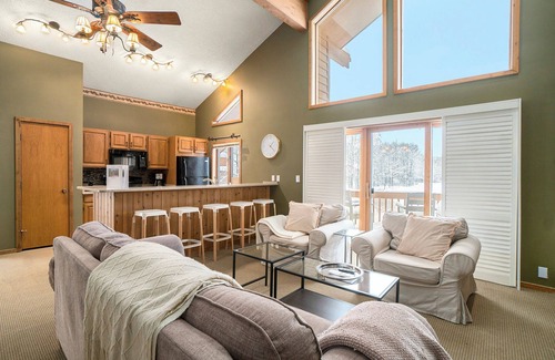 Mancelona Condo | Spacious 3 Bedroom Condo @ Schuss Mountain seconds from the ski lifts and golf!
