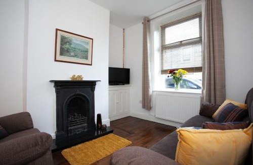 Whalley House | Spacious 3 bedroom Cottage in Whalley
