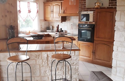 La Toussuire Apartment | Spacious 3-Bedroom Duplex for 9 with Mountain Views, Near Ski Lift and Private Parking