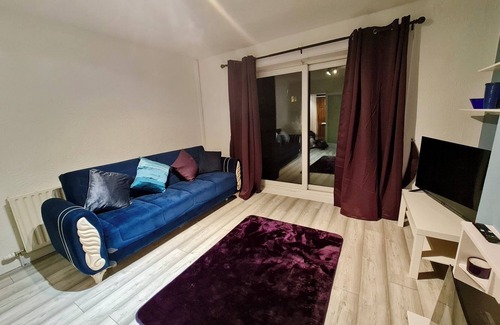 Offerton House | Spacious 3-Bedroom Home in Manchester – Perfect for Families & Groups