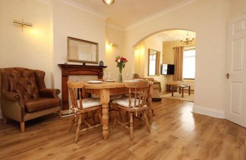 Port Talbot House | Spacious 3 Bedroom Home In The Heart Of Port Talbot By EKLIVING - Short Lets & Serviced Accommodation