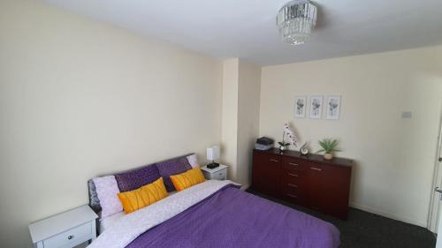Birmingham Apartment | Spacious 3-bedroom home in Birmingham with driveway parking