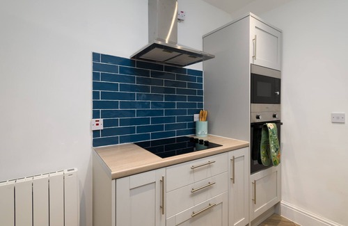 Exeter House | Spacious 3 Bedroom Home in Central Skewen