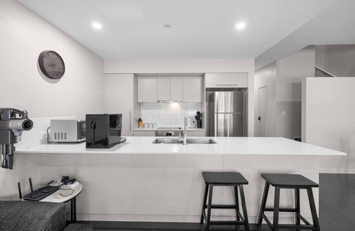 Carindale House | Spacious 3 bedroom townhouse in prime location!