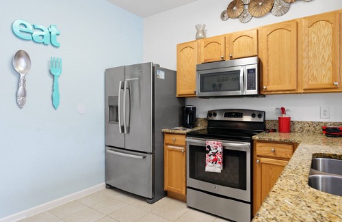 Windsor Hills House | Spacious 3 Bedroom TownHome.3 minutes from Disney World!