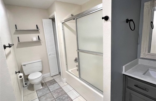 D'Iberville House | Spacious 3 Bedroom Residential Home near Biloxi