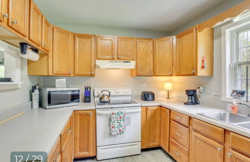 Little River House | Spacious 3 bedroom house in Little River. WiFi, AC, pool near Cherry Grove beach