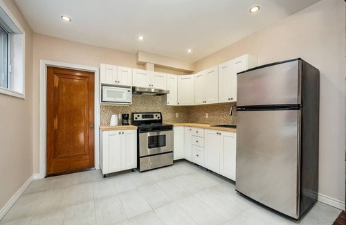 La Petite-Patrie Apartment | Spacious 3 beds Loft with Parking($14/day)