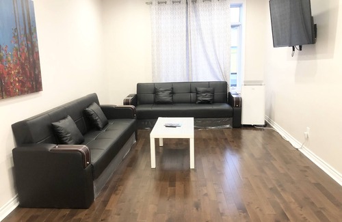 La Petite-Patrie Apartment | Spacious 3 beds Loft with Parking($14/day)