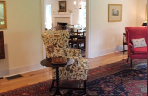 Milton Other | Spacious 3 BR/1.5 BA farmhouse in Milton, GA horse country. Horses welcome!