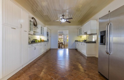 Kamay Villa | Spacious 3 BR Across the Street from Top Beach